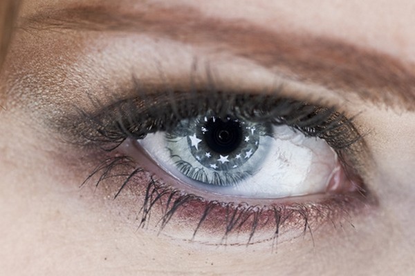 YEUX