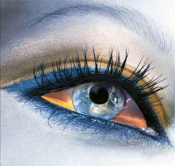 YEUX