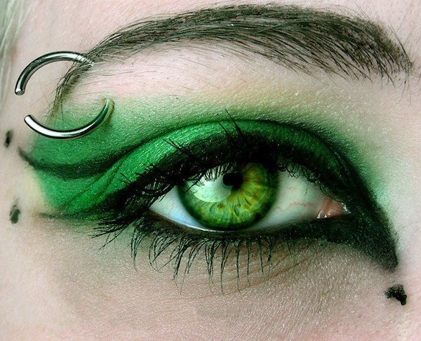 YEUX