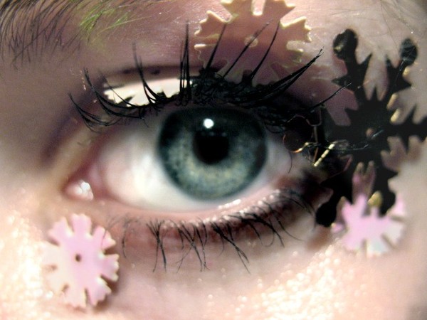 YEUX