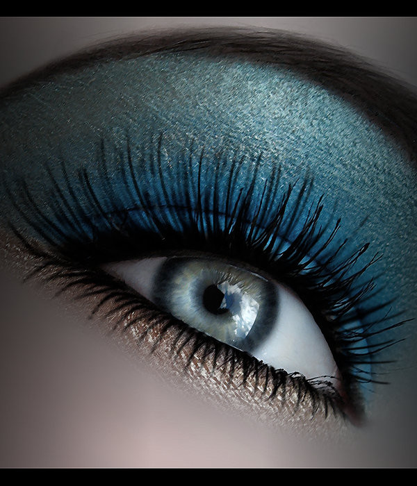 YEUX
