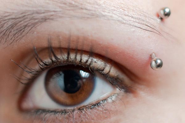 YEUX